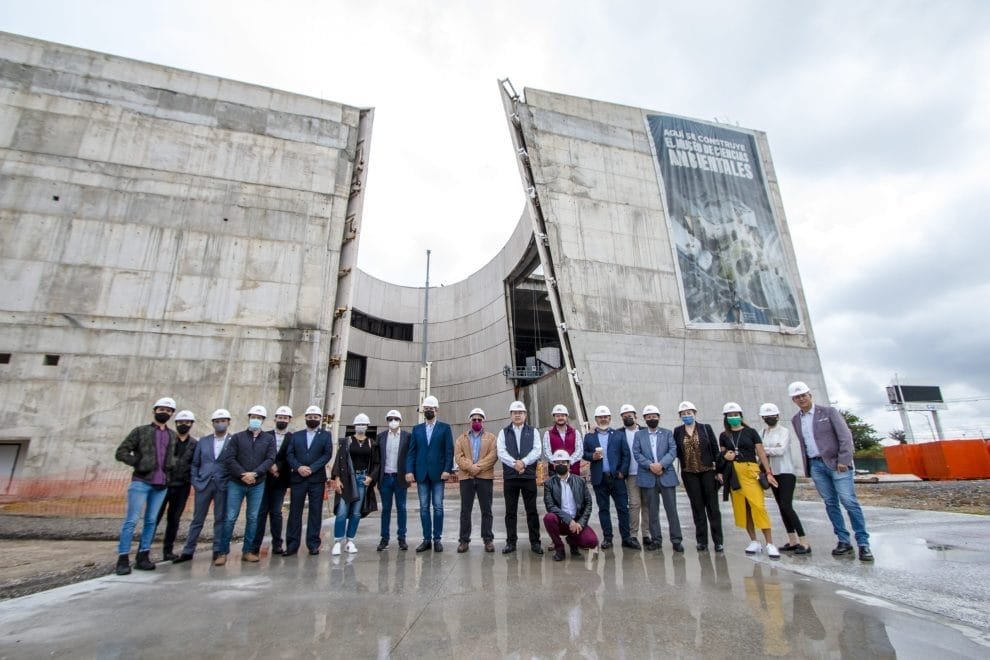 210903 industriales invitados por cucea recorren obra del museo de ciencias ambientales cucea 11 scaled