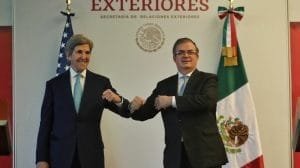 John Kerry y Marcelo Ebrard CMH