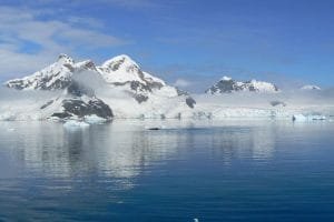 como es el clima y la temperatura del agua en la antartida