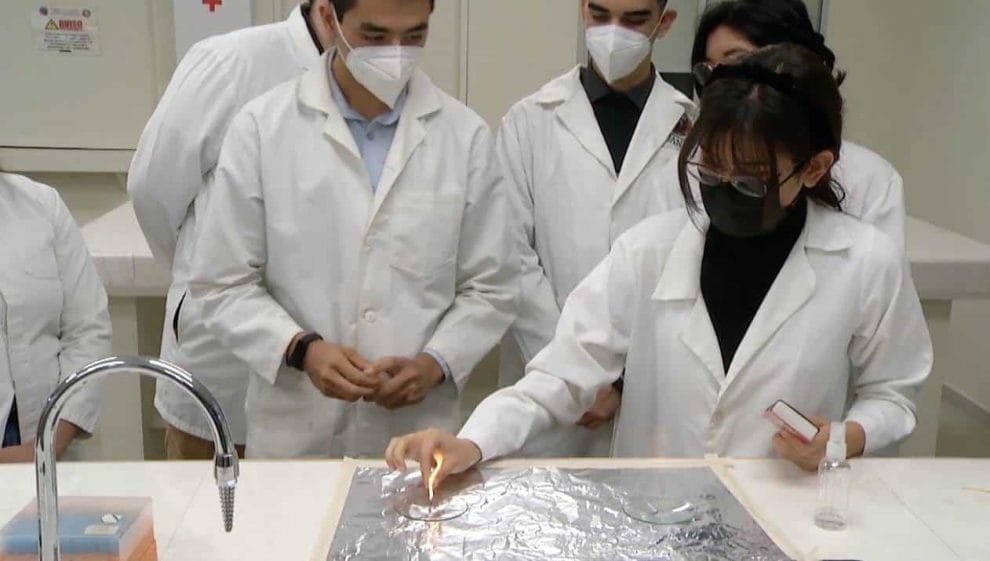 Crean espuma anti incendios, amigable con el medio ambiente 11 espuma estudiantes uanl 1