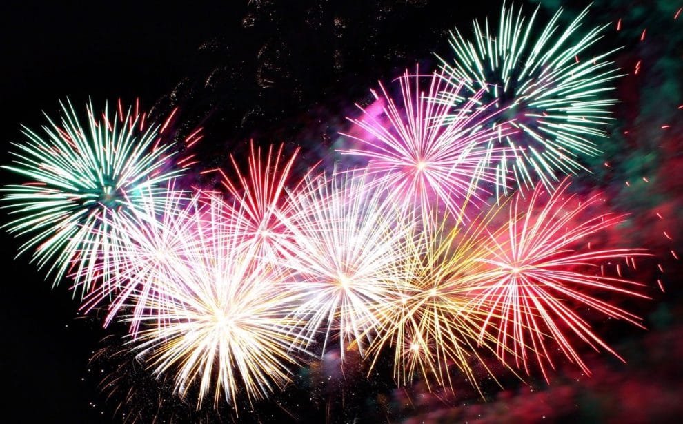 pirotecnia fuegos artificiales cohetes