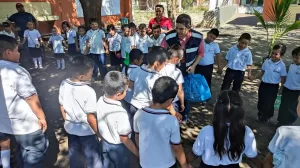 Ensenan a ninas y ninos de Tecoman a cuidar el medio ambiente