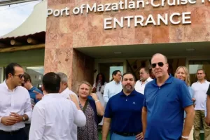 Directivos de navieras recorren muelles turisticos FCCA Conventio n Mazatlan 2023 1 1 1030x438 1