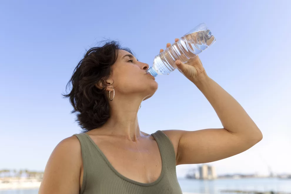 La NASA advirtió de la crisis del agua en la CDMX en 2021, pero el gobierno no hizo caso 11 anciana luchando alta temperatura