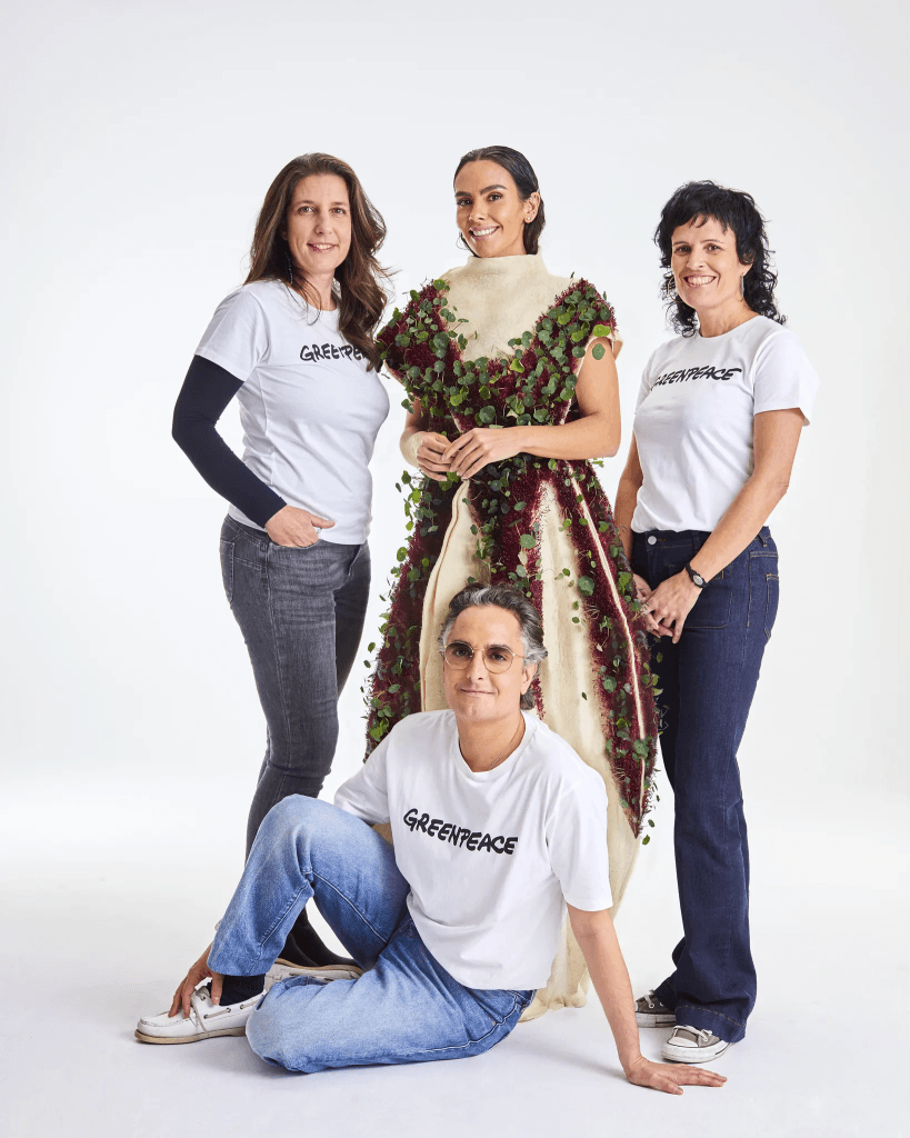 Cristina Pedroche luce un vestido transparente “con vida propia” para dar la bienvenida al 2024 11 image 3