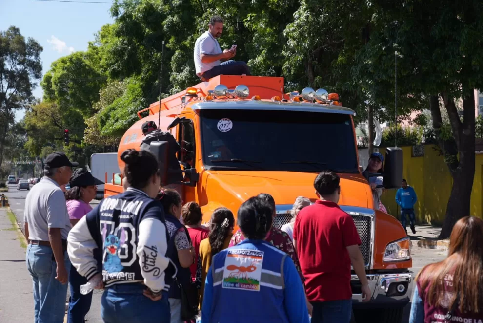 Crisis del agua en la Ciudad de México: Dependencia de pipas en varias colonias 10 421598865 773257981506049 256966424355628504 n