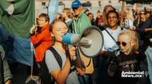 ANWEB Greta Thunberg lidera protesta historica en Francia contra perforaciones petroleras