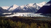 Glaciares en crisis: el cambio climático transforma paisajes emblemáticos en Alaska y el Himalaya
