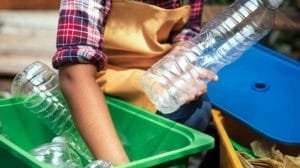 Salinas impulsa el reciclaje con un contenedor inteligente para aceite doméstico