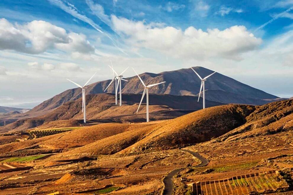 Las energías renovables reducen más del 40% el precio de la electricidad en España