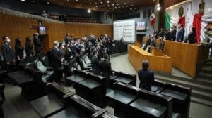 Choque en el Congreso por la calidad del aire en Nuevo León