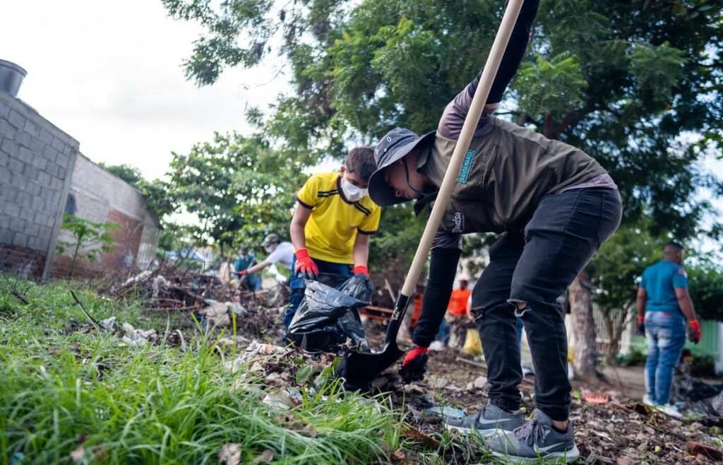 Ayuntamiento de La Paz redobla esfuerzos en drenaje, residuos y protección ambiental 11 Ayuntamiento de La Paz