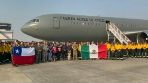 Llegan 145 brigadistas mexicanos a Chile