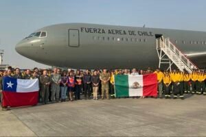 Llegan 145 brigadistas mexicanos a Chile