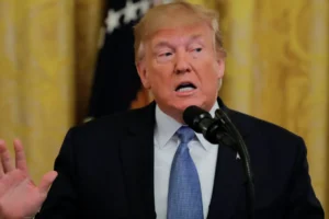 Trump acusa de ser una estafa a
