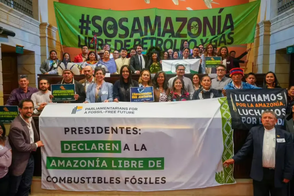 Informe sobre combustibles fósiles en la Amazonía: Parlamentarios por un futuro autónomo 10 fosil 2
