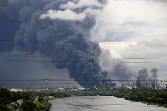 La ofensiva contra la refinería de Moscú redefine la presión sobre el sector energético ruso 11 image 918