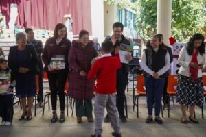 ninos conocen proyecto del PERH