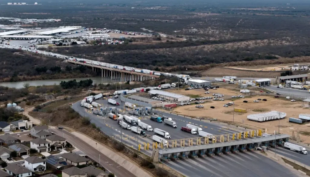 Tamaulipas y su crisis ambiental por el tráfico ilegal de combustibles 10 refuerzan supervision en aduana de tamaulipas para evitar el huachicol ea31fa6a focus 0 0 1479 828